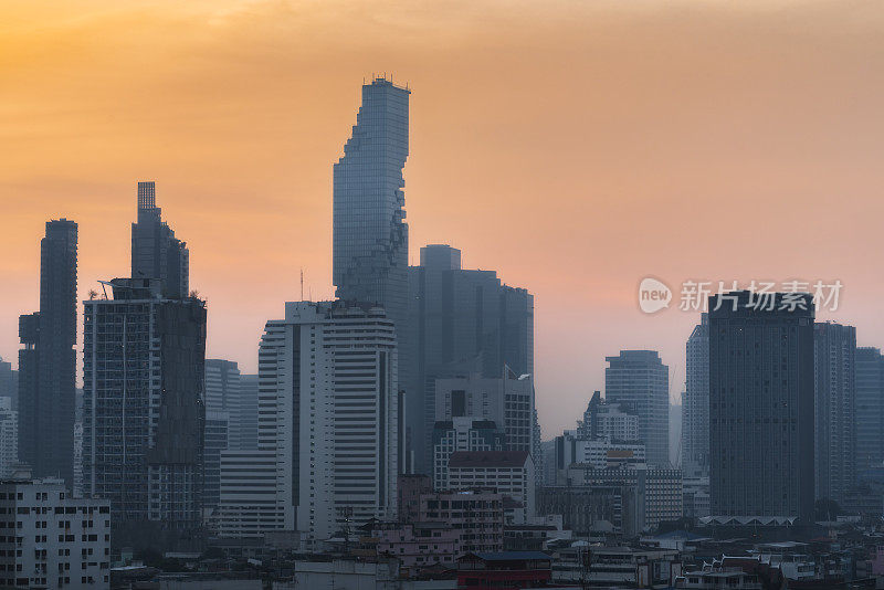 鸟瞰图的摩天大楼Silom/Sathon中央商业区，曼谷，泰国